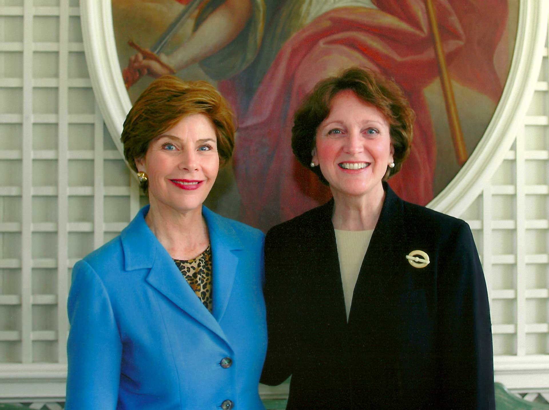 Residents enjoy events like our viewpoints series including speakers like Laura Bush and Laurie McCord