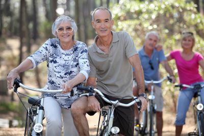 couples on double date riding bikes