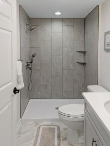 Apartment 311: Hydrangea Bathroom
